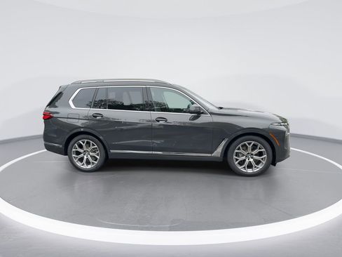 Used 2026 BMW X7 xDrive40i w/ Premium Package image 9