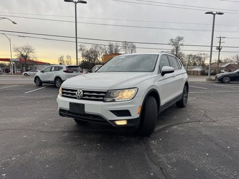 Used 2019 Volkswagen Tiguan SEL w/ 3rd Row Seat Package image 2