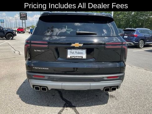 Used 2025 Chevrolet Traverse LT w/ Driver Confidence Package FWD image 24