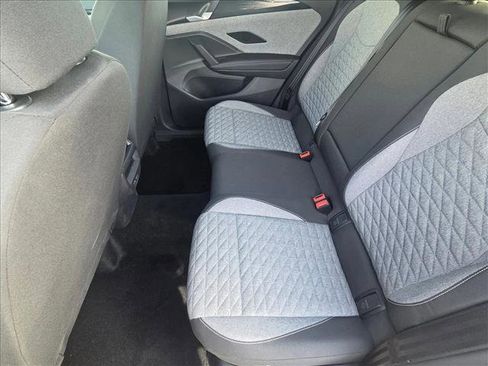 Certified 2025 Volkswagen Tiguan S FWD image 17
