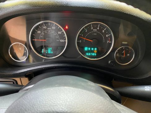 Used 2013 Jeep Wrangler Unlimited Rubicon w/ Connectivity Group AWD/4WD image 34