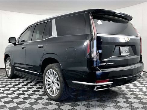 Used 2023 Cadillac Escalade Premium Luxury RWD image 2