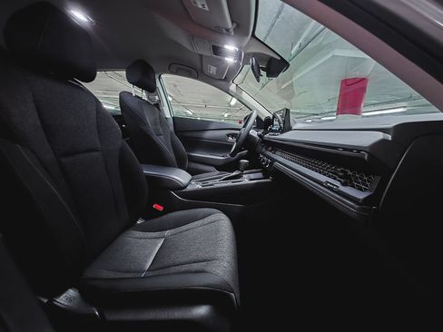 Used 2023 Honda Accord LX image 32