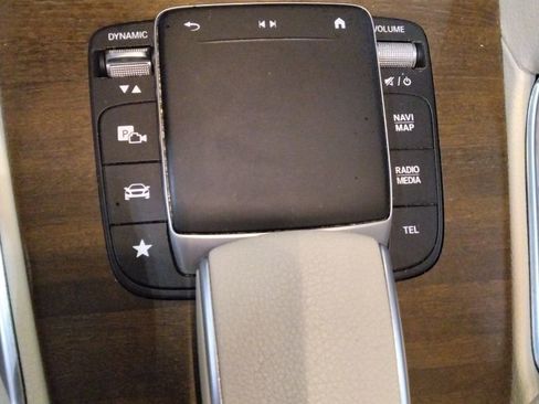 Used 2021 Mercedes-Benz GLE 350 4MATIC w/ Premium Package image 20