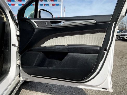 Used 2019 Ford Fusion SE w/ Equipment Group 151A image 19