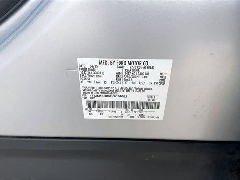 Used 2015 Ford Explorer XLT w/ Equipment Group 202B AWD/4WD image 32