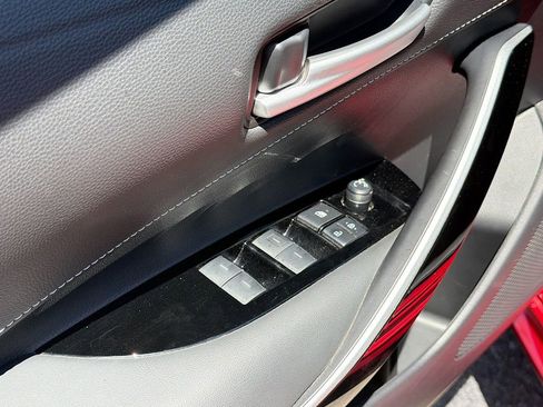 Used 2025 Toyota Corolla XSE FWD image 17