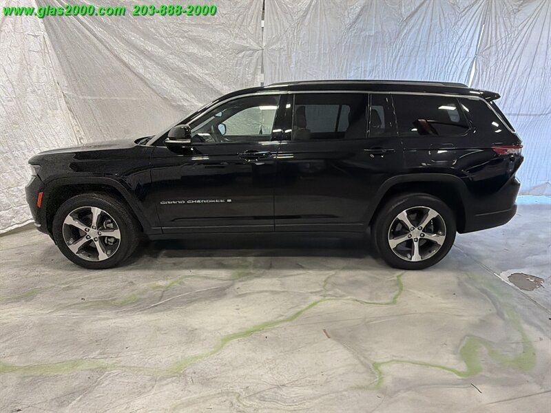 Used 2023 Jeep Grand Cherokee L Limited AWD/4WD image 19