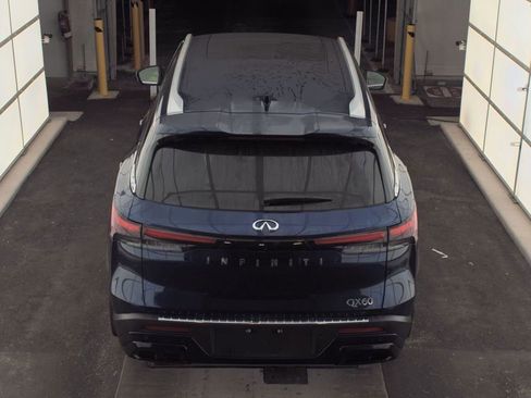 Certified 2023 INFINITI QX60 Luxe w/ Cargo Package FWD image 3