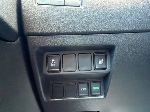 Used 2018 Nissan Rogue S FWD image 22