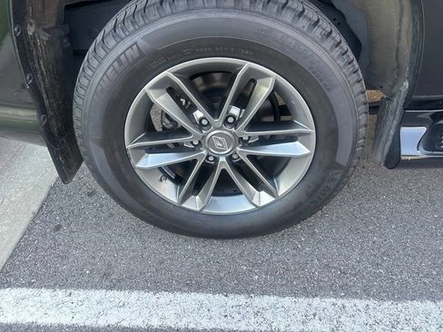 Certified 2022 Lexus GX 460 Premium w/ Premium Package AWD/4WD image 19