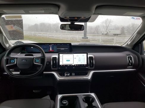 New 2025 Ford Expedition Max Platinum w/ Platinum Ultimate Package image 15