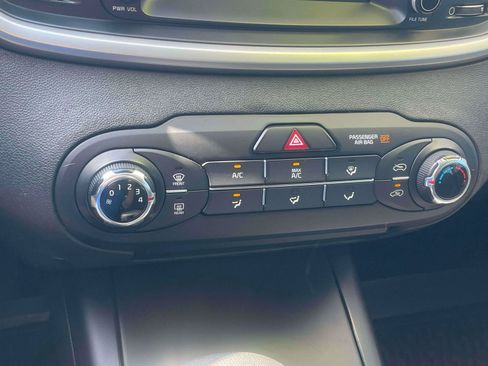 Used 2020 Kia Sorento FWD V6 image 16
