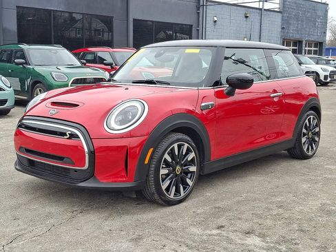 Used 2024 MINI Cooper SE image 3