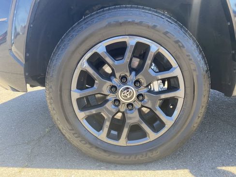 Used 2024 Toyota Tundra Platinum AWD/4WD image 10