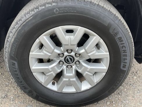 Used 2023 Nissan Frontier SV AWD/4WD image 10