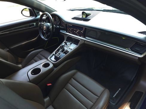 Used 2022 Porsche Panamera 4 Platinum Edition AWD/4WD image 23