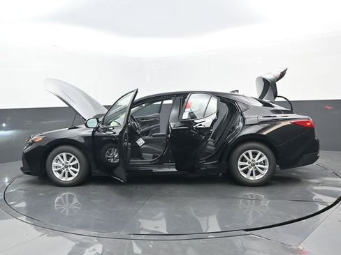 New 2026 Toyota Camry LE FWD image 32