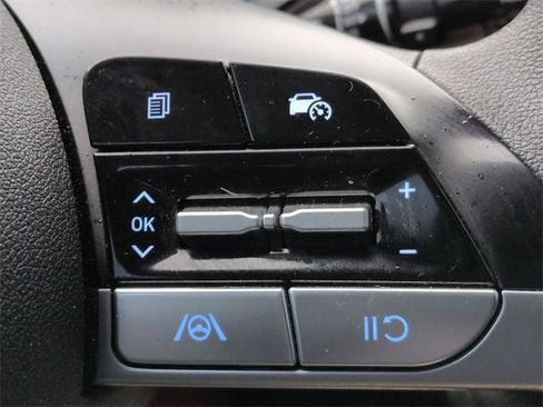 Used 2024 Hyundai Elantra SEL image 19