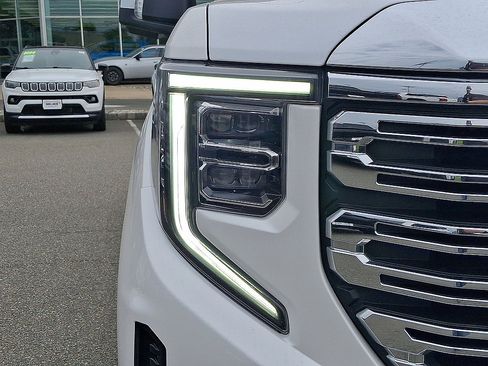 Used 2024 GMC Sierra 1500 Denali w/ Denali Reserve Package AWD/4WD image 28