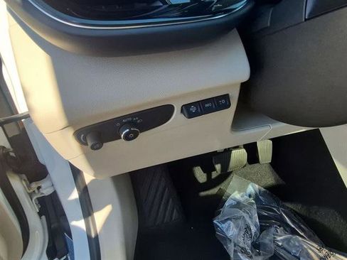 Certified 2021 Buick Envision Avenir image 60