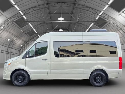 Used 2021 Mercedes-Benz Sprinter 2500 w/ Premium Package image 4