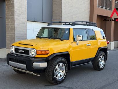 Used 2009 Toyota FJ Cruiser 4WD w/ Upgrade Pkg 2
