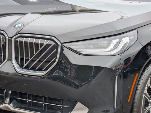 Used 2025 BMW X3 xDrive30i w/ Premium Package image 11