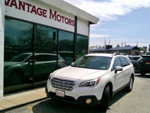 Used 2017 Subaru Outback 2.5i Premium image 1