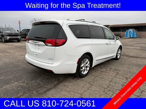 Used 2020 Chrysler Pacifica Limited w/ Advanced Safetytec Group image 3