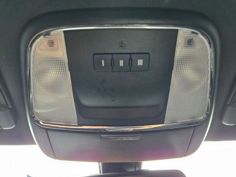 Used 2016 Dodge Charger SXT image 32