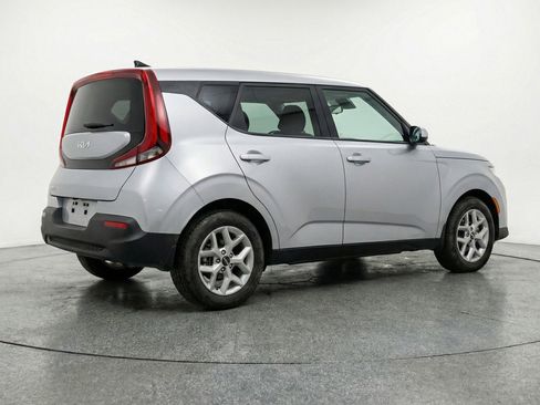Used 2025 Kia Soul LX w/ LX Technology Package image 9