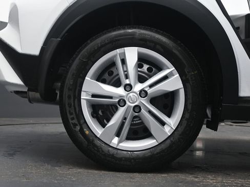 New 2025 Nissan Kicks Play S image 14