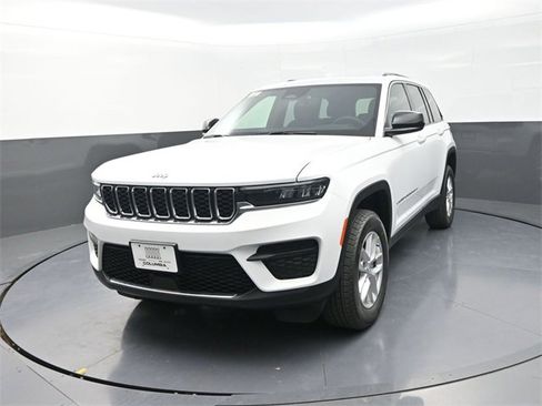 New 2025 Jeep Grand Cherokee Laredo X image 3
