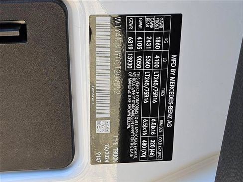 Used 2025 Mercedes-Benz Sprinter 2500 image 17