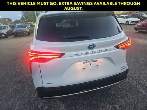 Used 2023 Toyota Sienna Limited AWD/4WD image 10