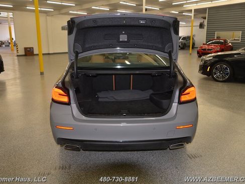 Used 2022 BMW 530e w/ Premium Package image 44