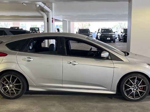 Used 2014 Ford Focus ST w/ Equipment Group 202A FWD image 3