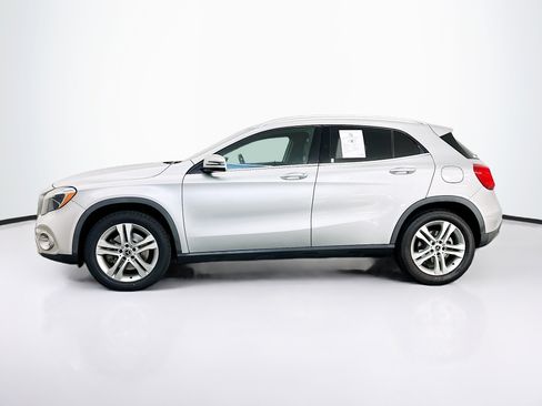 Used 2018 Mercedes-Benz GLA 250 4MATIC w/ Premium Package image 4