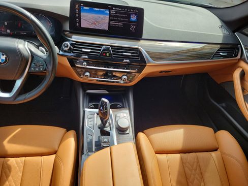 Used 2021 BMW 540i w/ Premium Package RWD image 10
