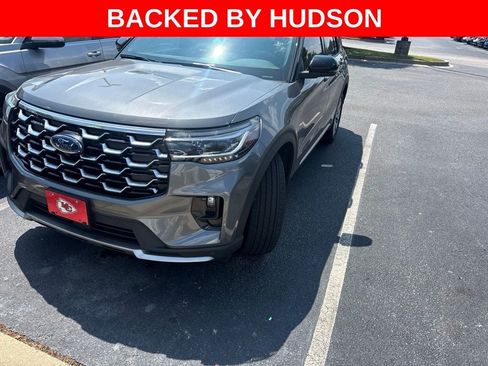 Used 2025 Ford Explorer Platinum RWD image 3