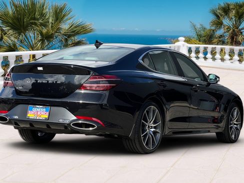 Used 2025 Genesis G70 2.5T image 5