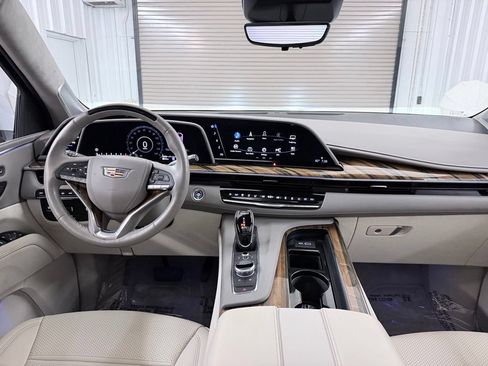 Used 2023 Cadillac Escalade ESV Premium Luxury Platinum w/ LPO, Radiant Package AWD/4WD image 32