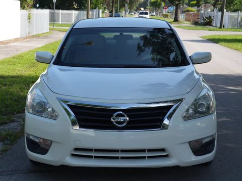 Used 2014 Nissan Altima 2.5 S w/ Display Audio Package FWD image 5