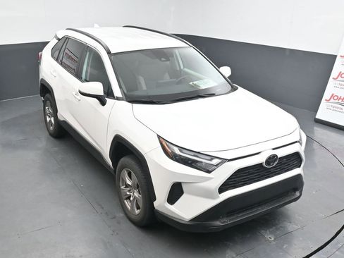 Used 2022 Toyota RAV4 XLE image 22
