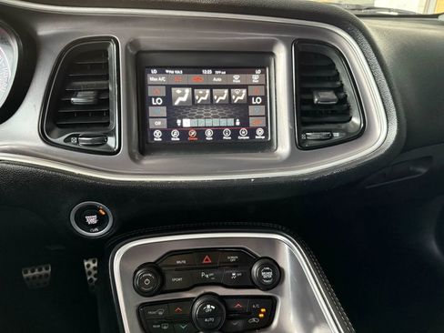Used 2019 Dodge Challenger R/T RWD image 29