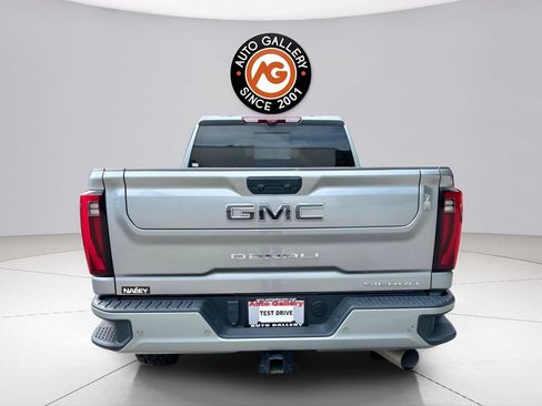 Used 2025 GMC Sierra 2500 Denali Ultimate AWD/4WD image 4