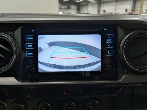 Used 2018 Toyota Tacoma TRD Sport image 28