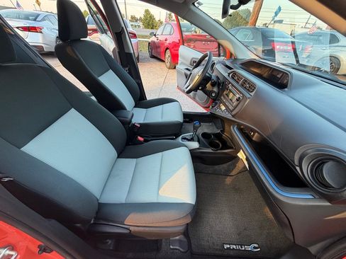 Used 2013 Toyota Prius C Two FWD image 9