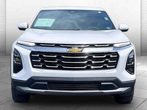 Used 2026 Chevrolet Equinox LT FWD image 2